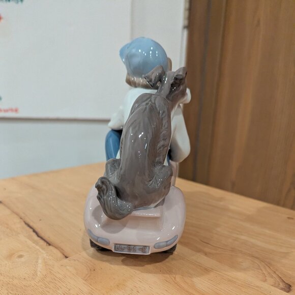 Retired Lladro "Out for a Spin" Boy in Car with Dog Statue in Original Box #5770 - Picture 3 of 6